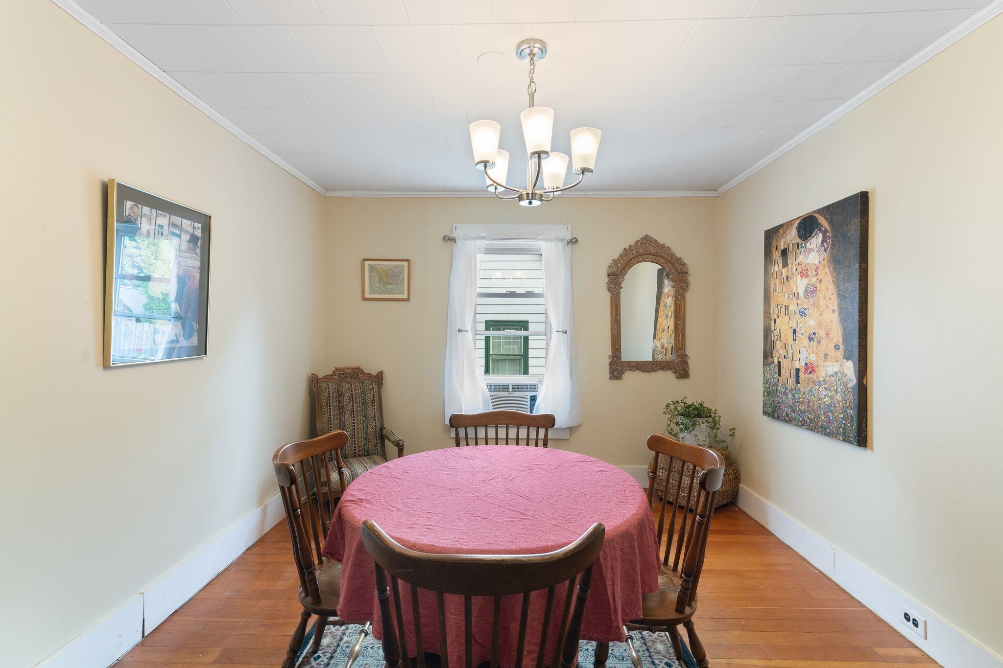 82 Oak Grove Avenue