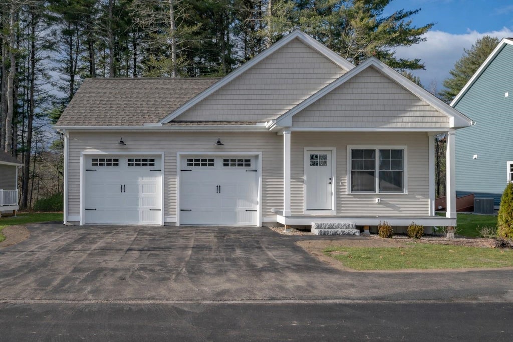 Photo of 14 Wilderness Drive, Nashua, NH 03062 (MLS # 5108661)
