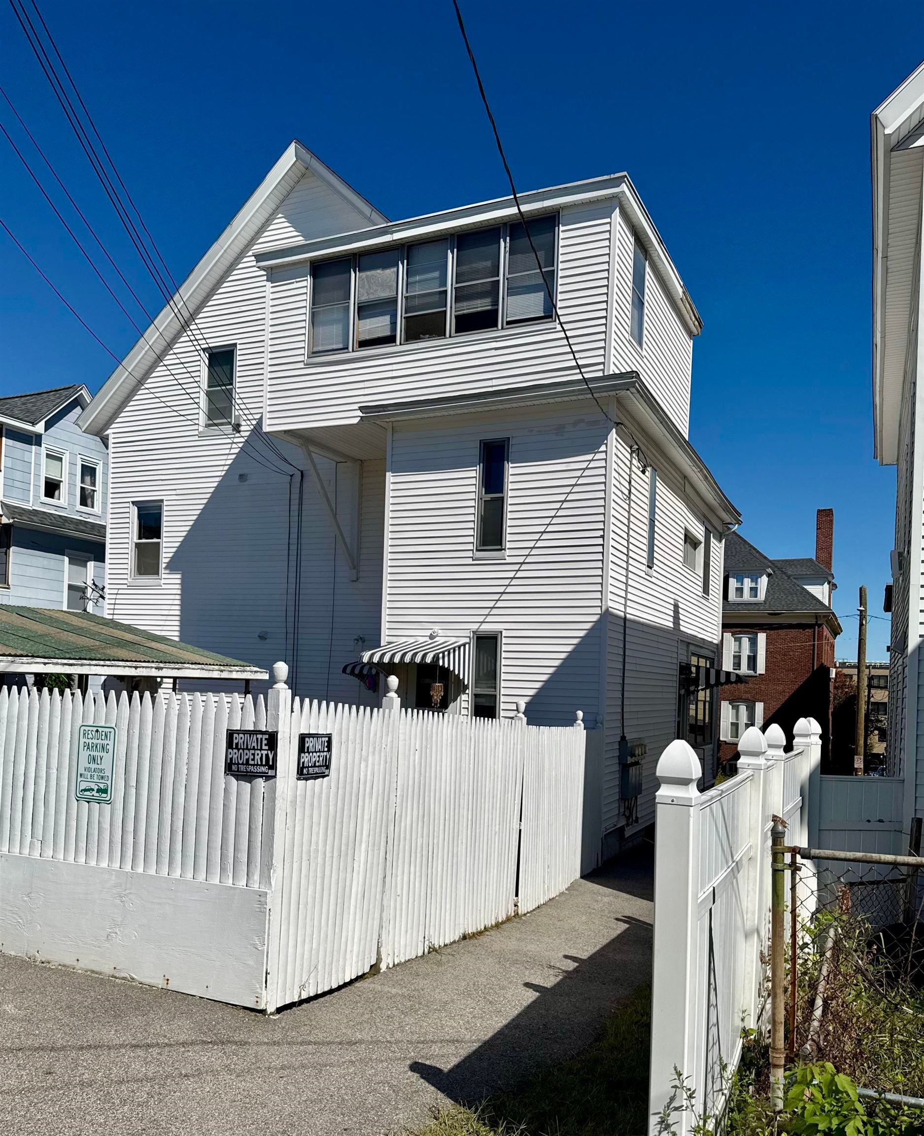 282 Cartier Street
