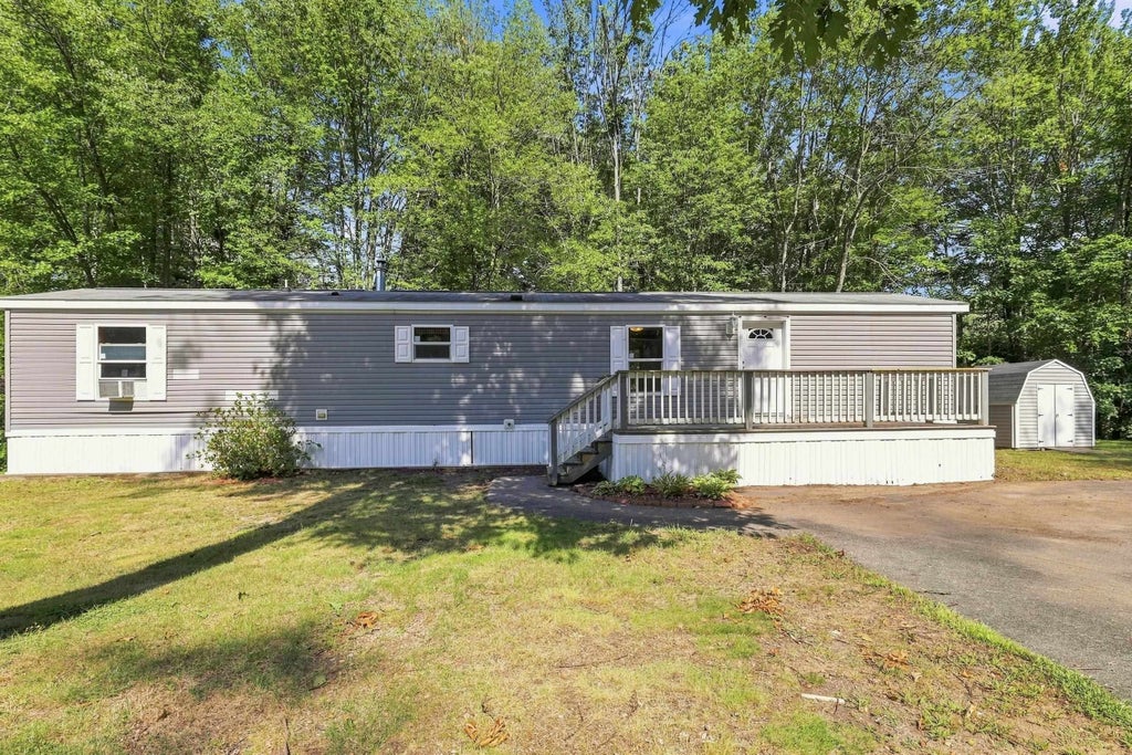 Photo of 15 Roland Drive, Allenstown, NH 03275 (MLS # 5106979)