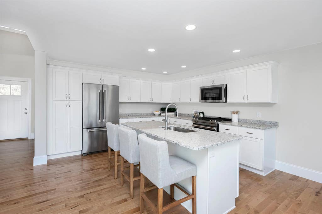 Photo of 1 Barrington Way, Amherst, NH 03055 (MLS # 5096247)
