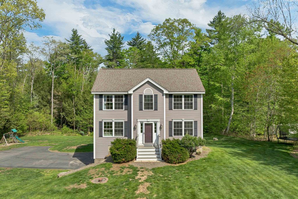 Photo of 7 Cortland Drive, Epping, NH 03042 (MLS # 5090366)