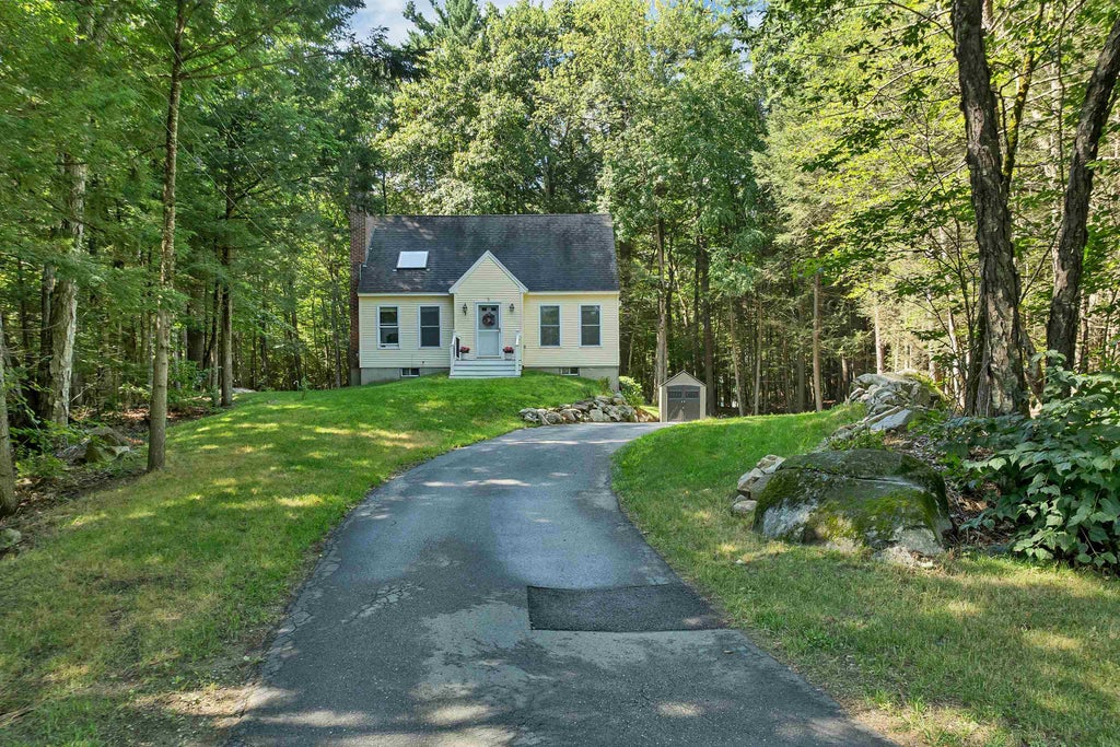 Photo of 26 Gedney Court, Alton, NH 03810 (MLS # 5105139)