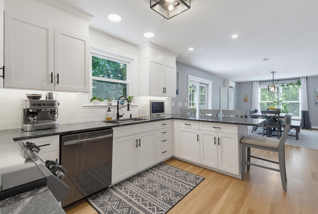 Photo of 41 Samuel Hanson Avenue, Dover, NH 03820 (MLS # 5102395)