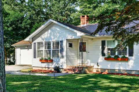Photo of 532 Oak Street, Manchester, NH 03104 (MLS # 5105871)
