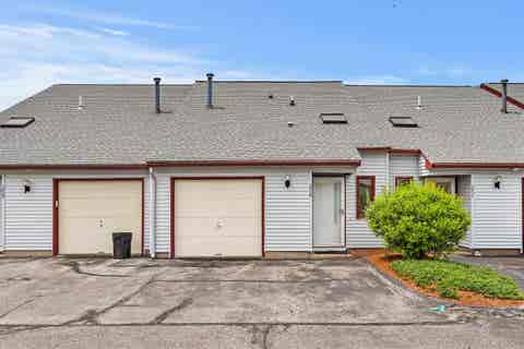 Photo of 258 Stonebridge Drive, Nashua, NH 03063 (MLS # 5092651)