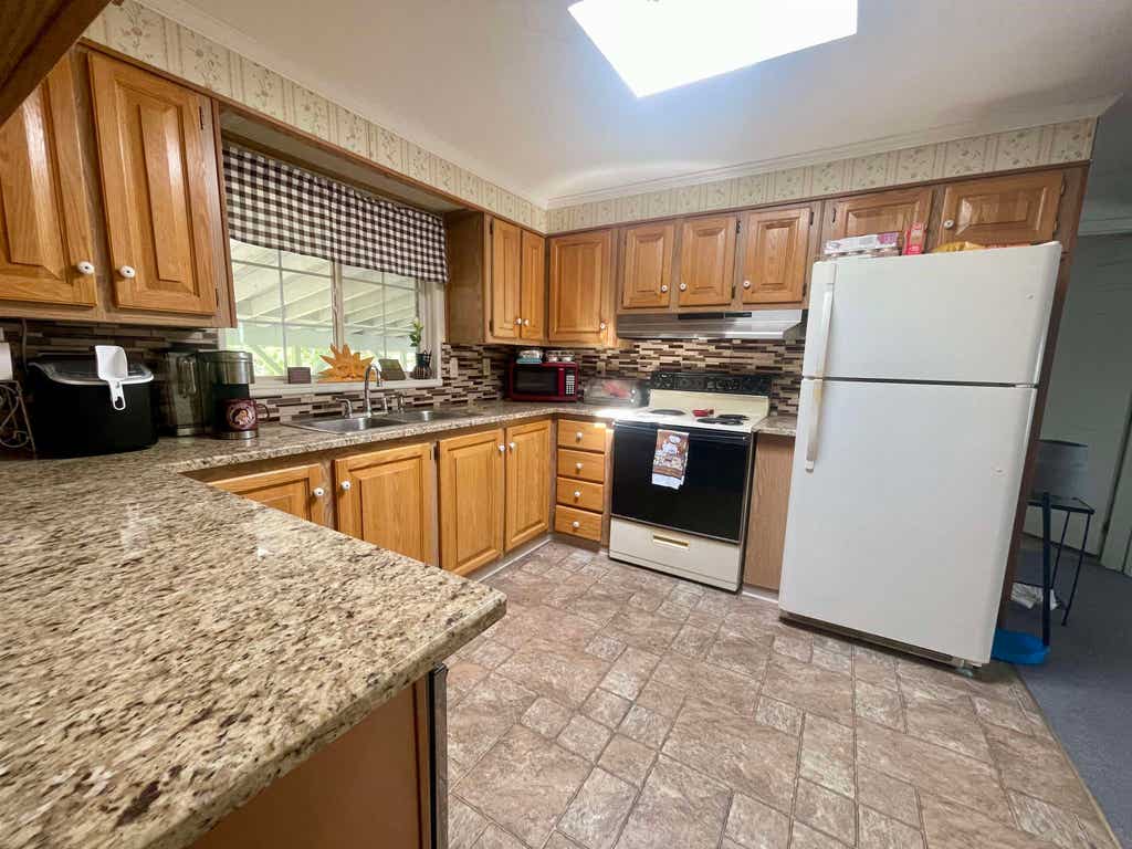 Photo of 207 Donald Drive, Goffstown, NH 03045 (MLS # 5106200)
