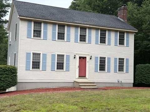 Photo of 5 McEnroe Drive, Londonderry, NH 03053 (MLS # 5101164)