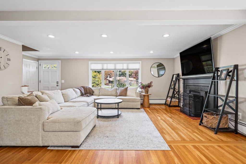 Photo of 16 Sleepy Hollow Road, Atkinson, NH 03811 (MLS # 5114099)