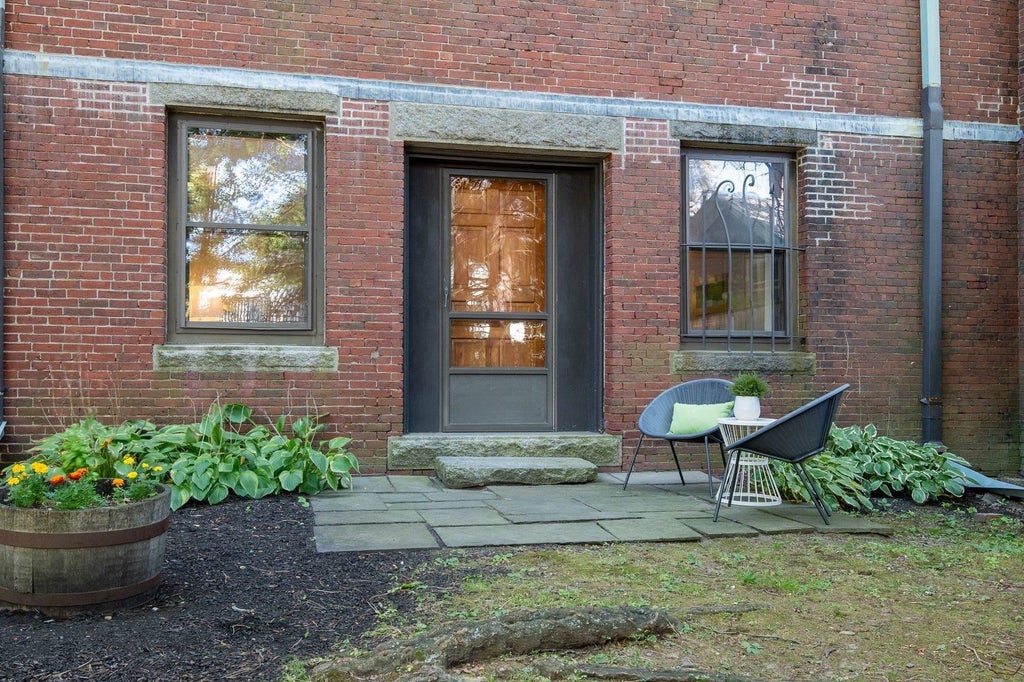 Photo of 609 State Street #1, Portsmouth, NH 03801 (MLS # 5115826)