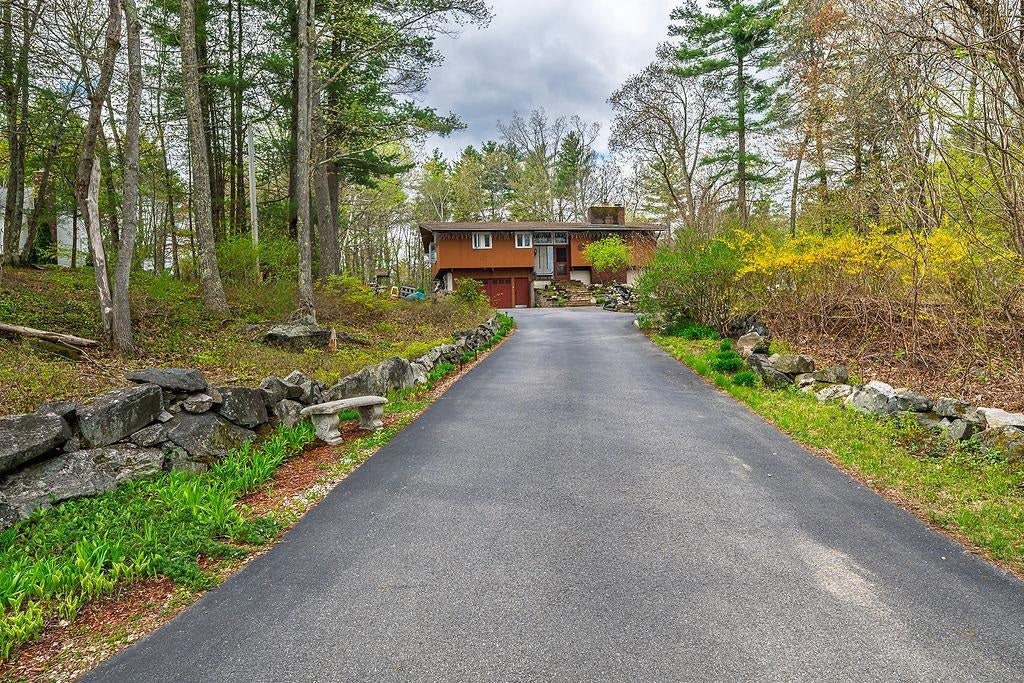 Photo of 5 Quarry Road, Hampstead, NH 03841 (MLS # 5087644)
