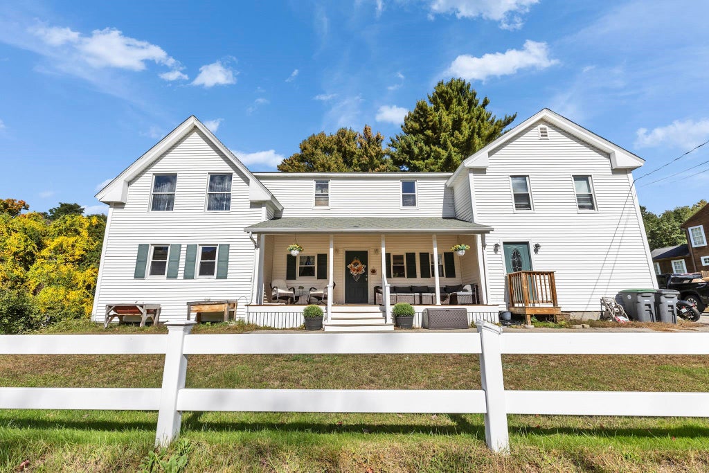 Photo of 29 Martins Ferry Road, Hooksett, NH 03106 (MLS # 5113429)