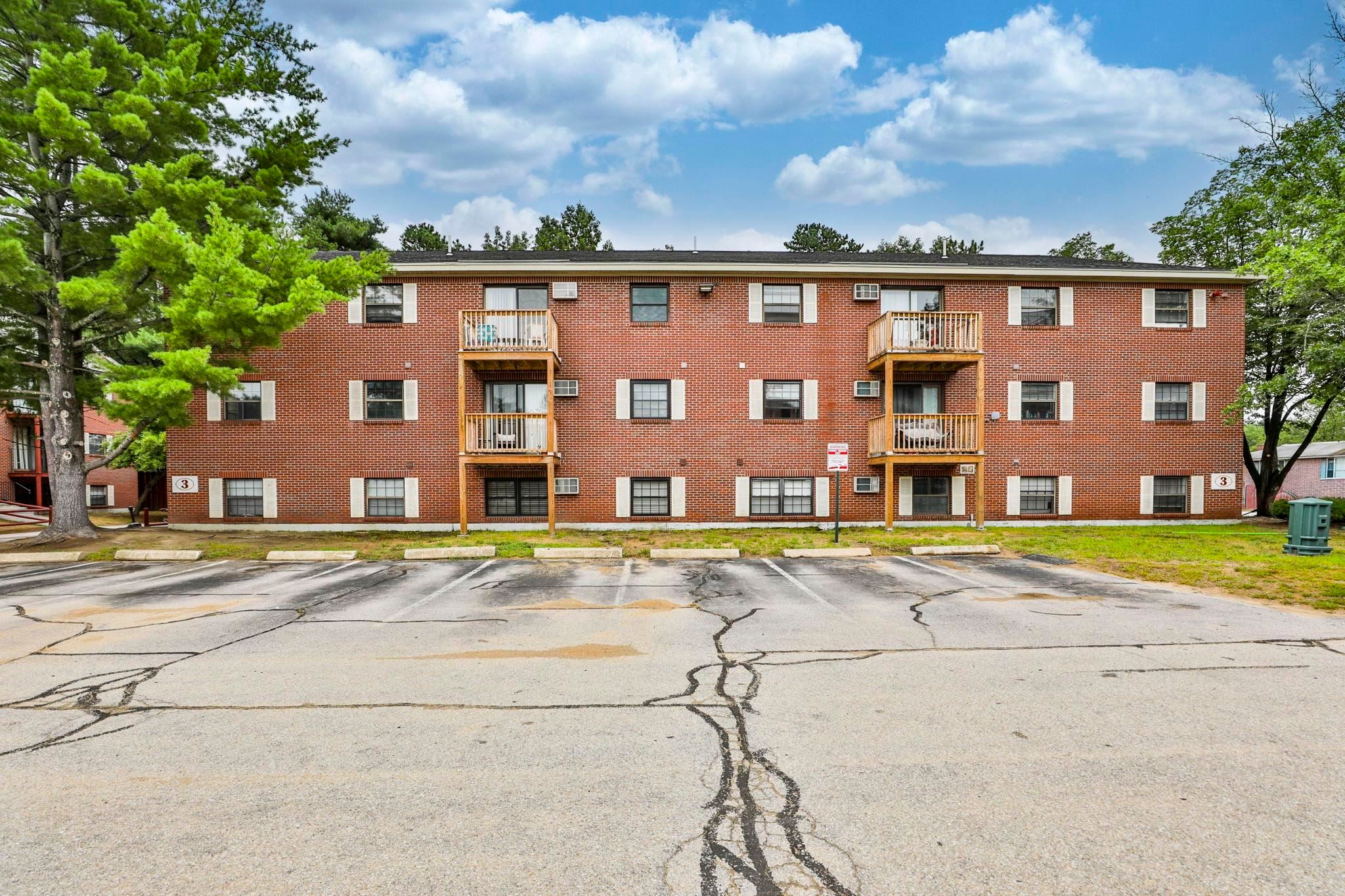 12 East Side Drive 15