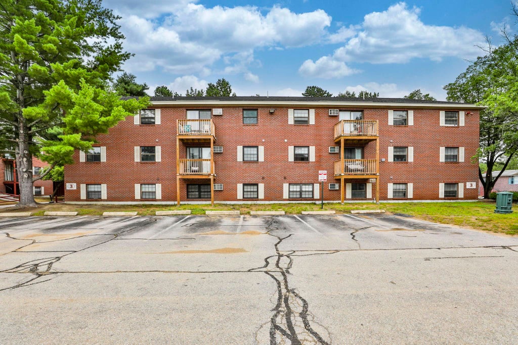 Photo of 12 East Side Drive #15, Concord, NH 03301 (MLS # 5106708)