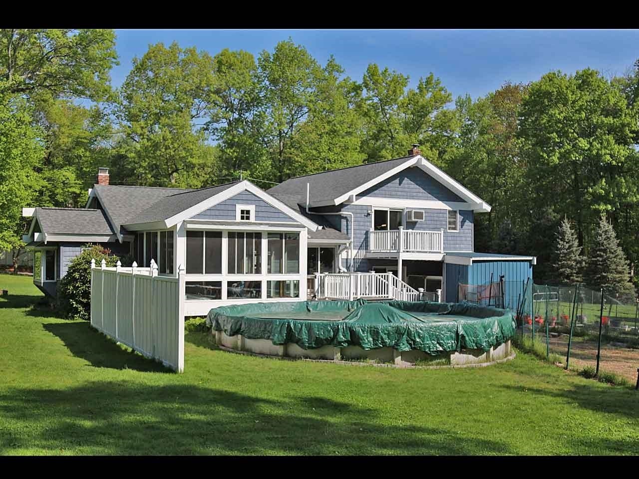 1 Whitneys Grove