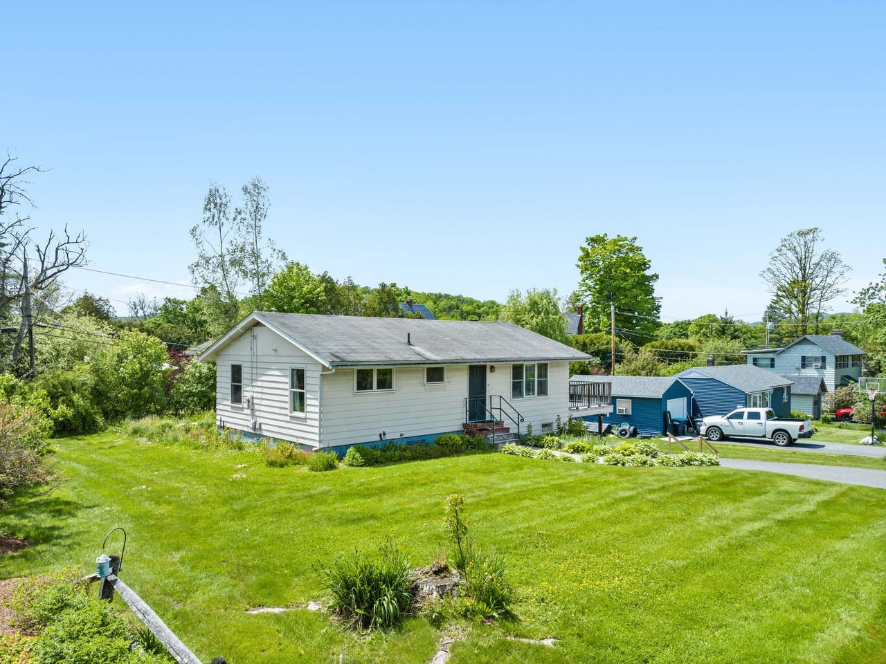 48 Colonial Drive