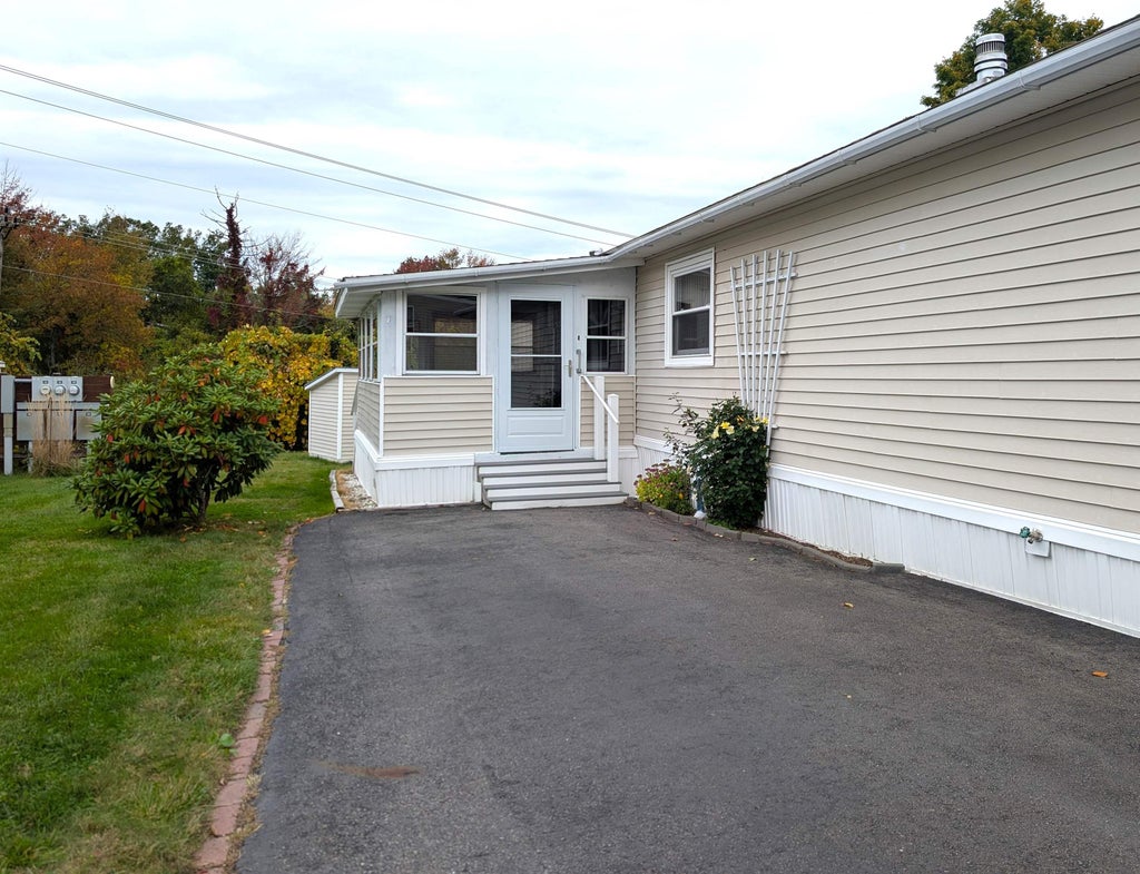 Photo of 40 Hampton Road #A6, Exeter, NH 03833 (MLS # 5113347)