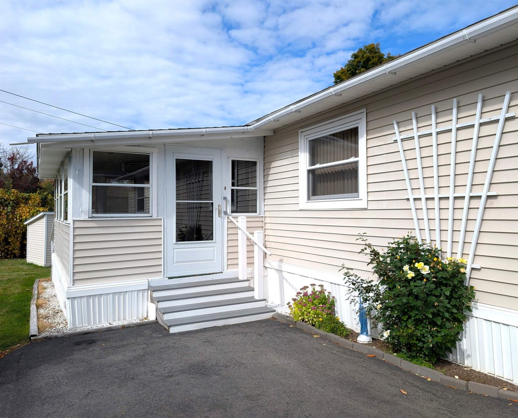 Photo of 40 Hampton Road #A6, Exeter, NH 03833 (MLS # 5113347)