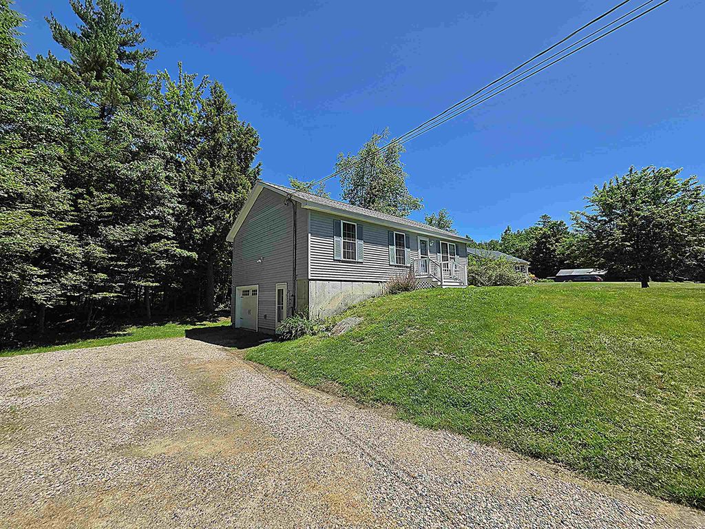 Photo of 17 Winwood Drive, Barnstead, NH 03225 (MLS # 5094888)