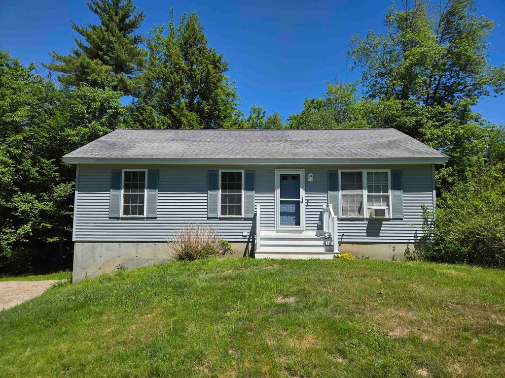 Photo of 17 Winwood Drive, Barnstead, NH 03225 (MLS # 5094888)