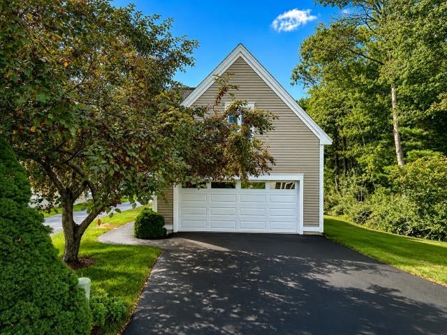 Photo of 52 Barbara Lane, Hudson, NH 03051 (MLS # 5116098)