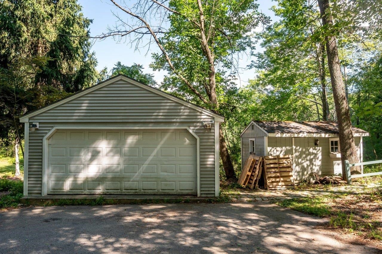 41 Demeritt Avenue