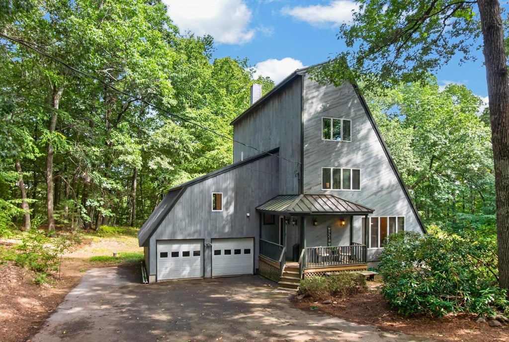 Photo of 14 Pine Knoll Drive, Atkinson, NH 03811 (MLS # 5109495)