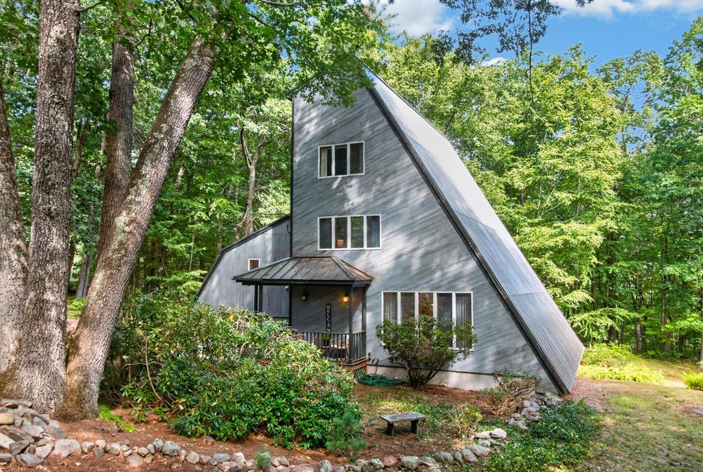 Photo of 14 Pine Knoll Drive, Atkinson, NH 03811 (MLS # 5109495)