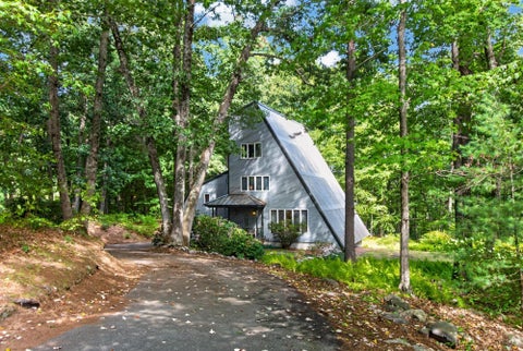 Photo of 14 Pine Knoll Drive, Atkinson, NH 03811 (MLS # 5109495)