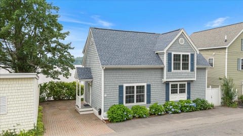Photo of 31 N Shore Road, Derry, NH 03038 (MLS # 5100214)