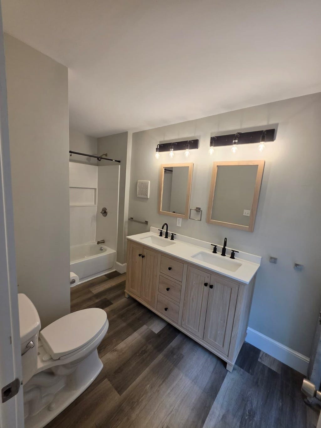 Photo of 26 Cushing Street #B, Dover, NH 03820 (MLS # 5098363)
