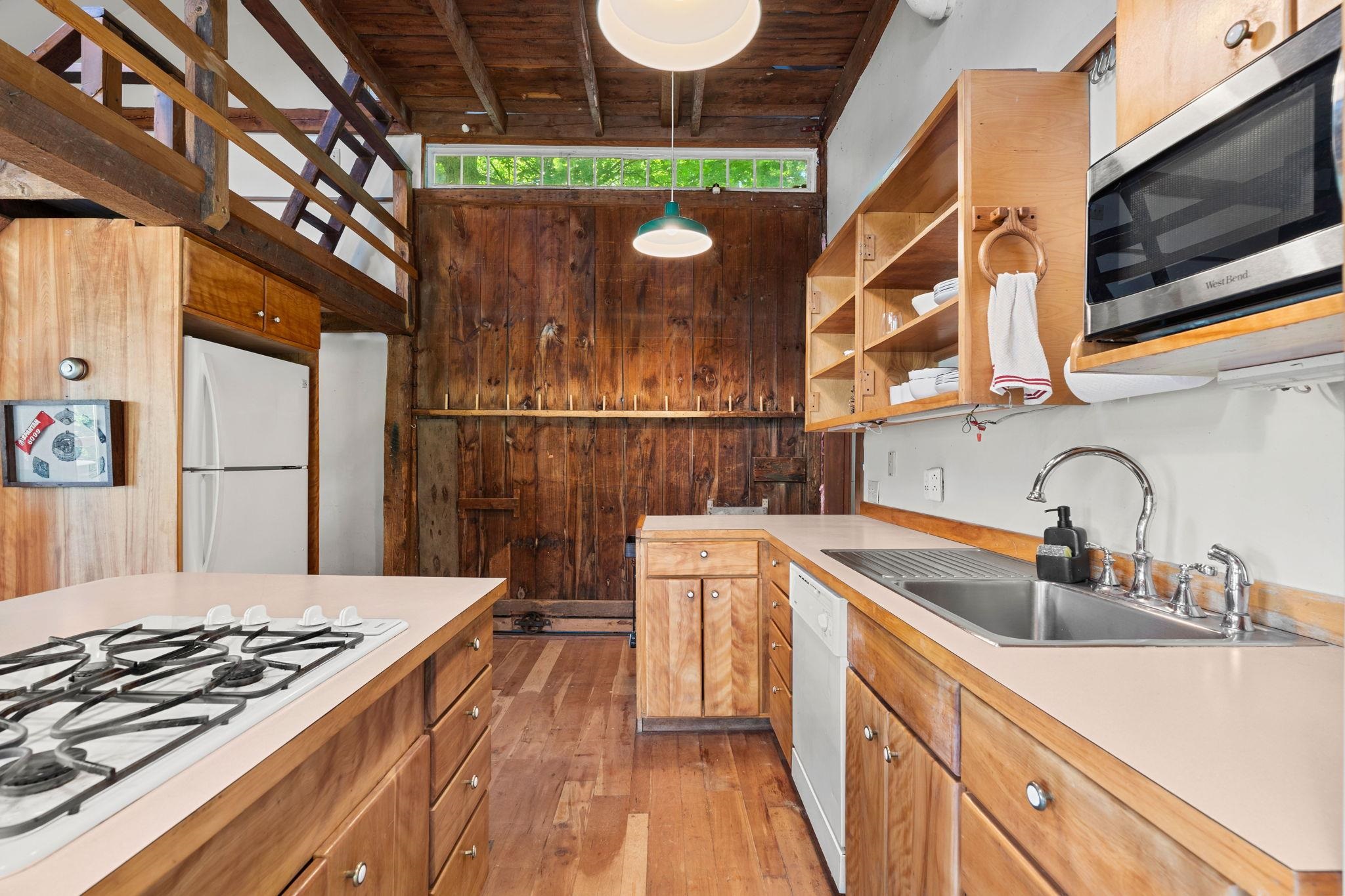 139 Old Country Road