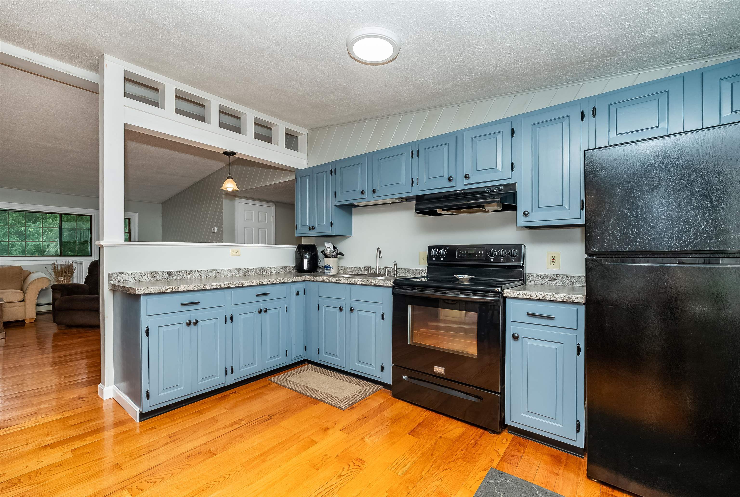 563 Pickering Road