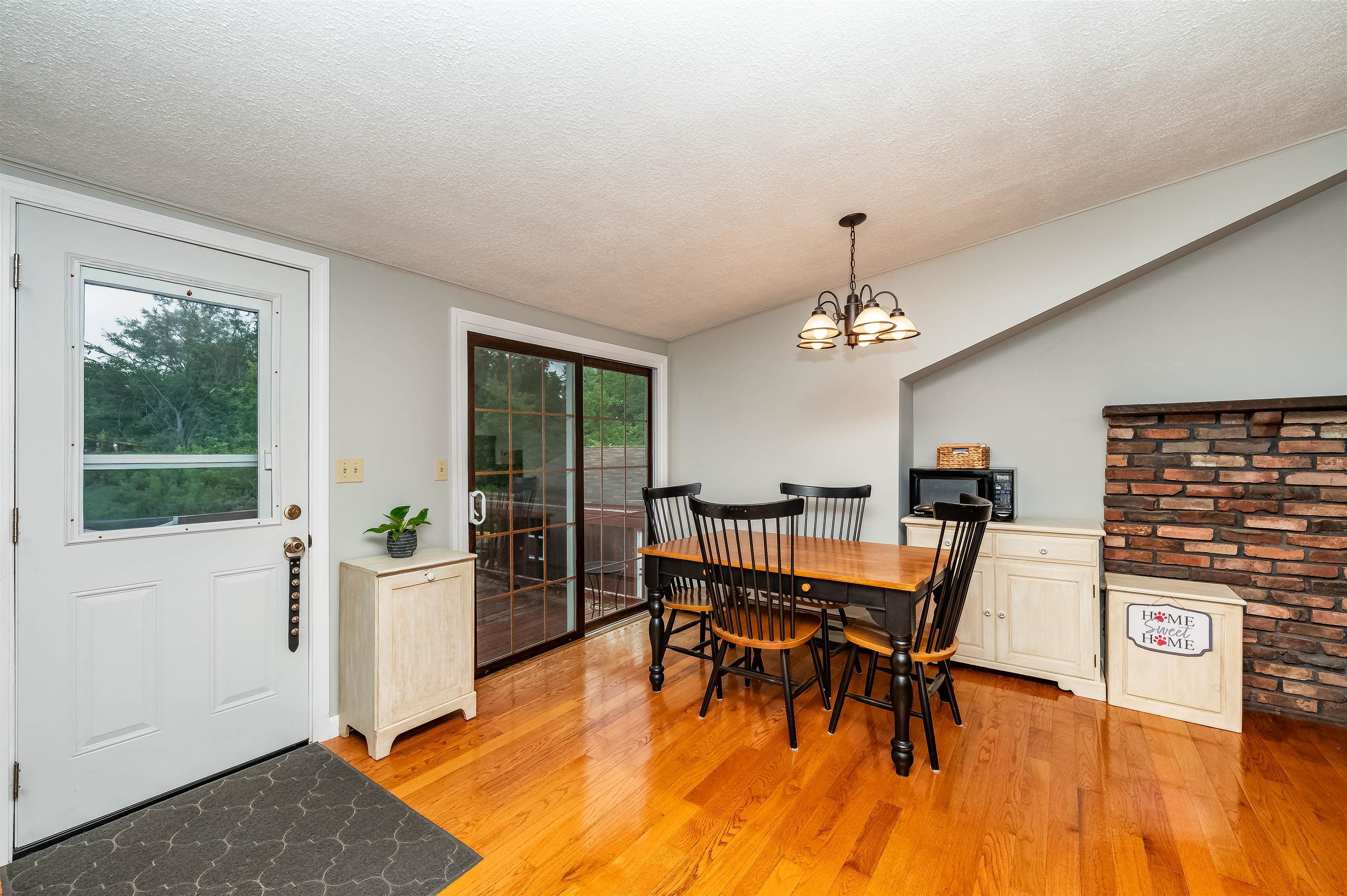 563 Pickering Road