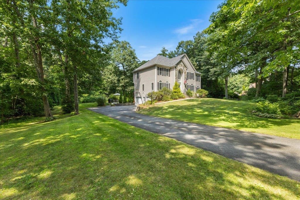 Photo of 12 Glenwood Road, Windham, NH 03087 (MLS # 5104882)