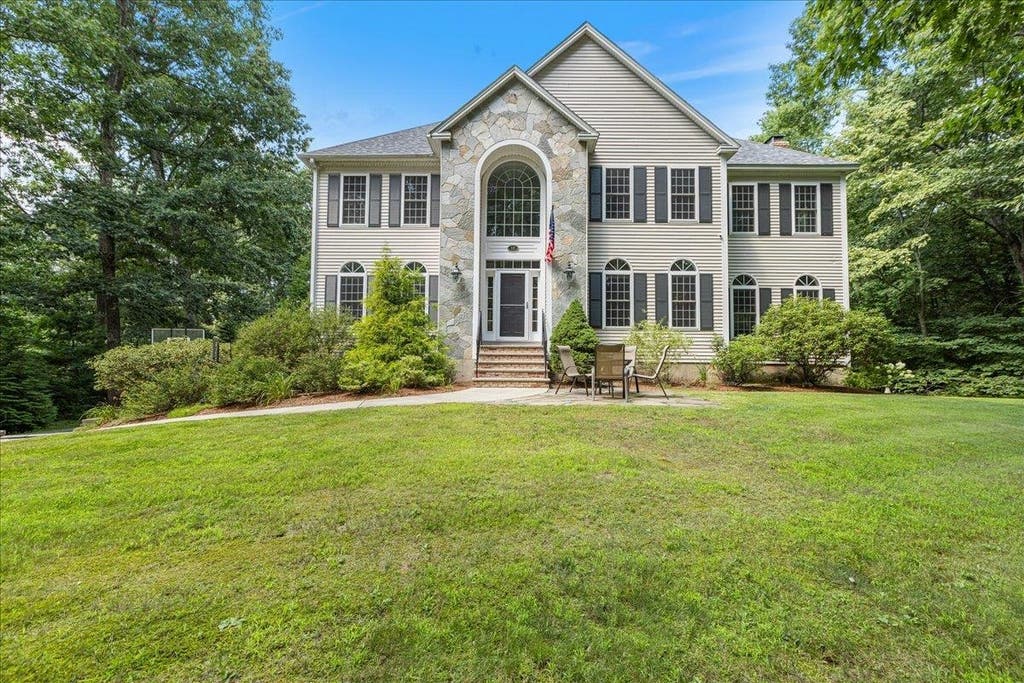 Photo of 12 Glenwood Road, Windham, NH 03087 (MLS # 5104882)