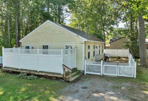 Photo of 8 Riverside Drive, Fremont, NH 03044 (MLS # 5110199)