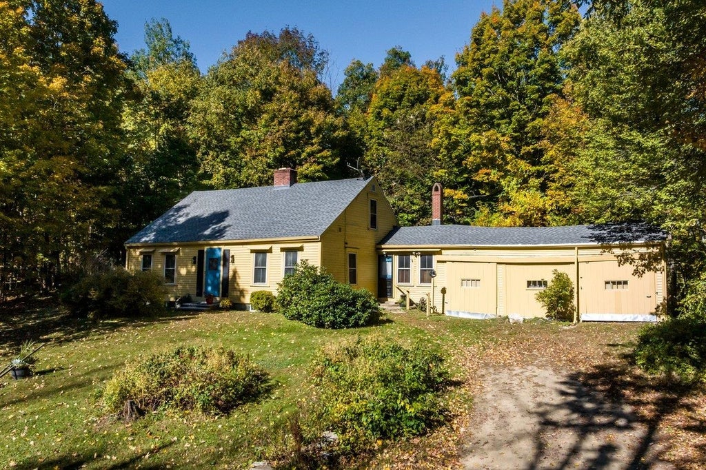 Photo of 224 Cooper Hill Road, Nottingham, NH 03290 (MLS # 5113145)