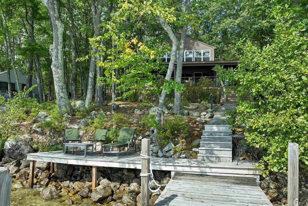 Photo of 548 Rattlesnake Island, Alton, NH 03810 (MLS # 5108459)