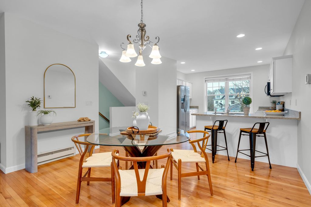 Photo of 131 Court Street #17, Exeter, NH 03833 (MLS # 5082755)