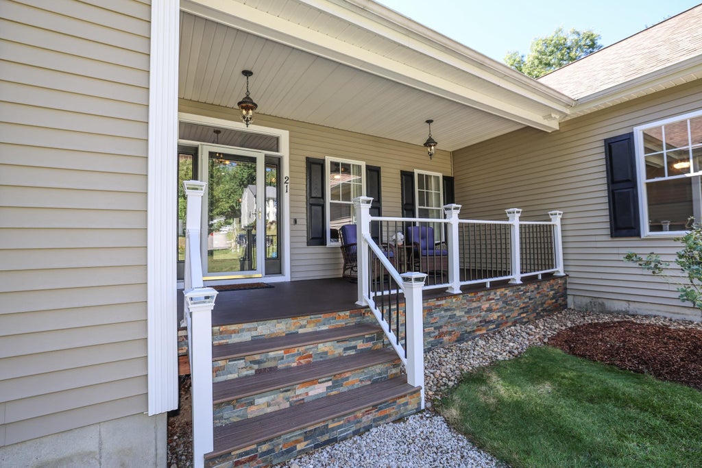 Photo of 21 Barberry Street, Hooksett, NH 03106 (MLS # 5110220)