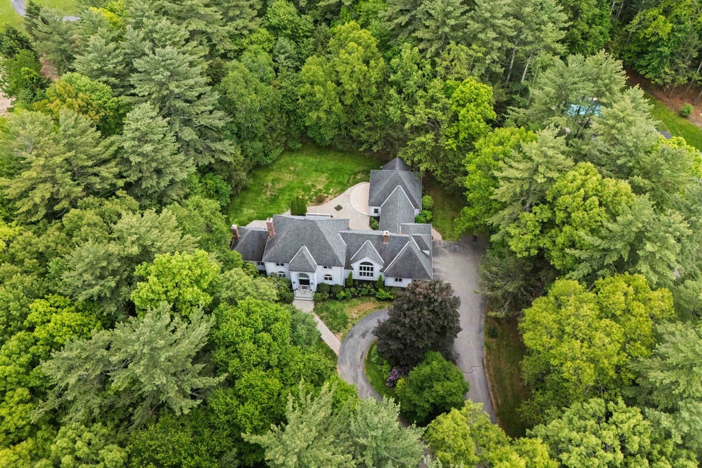 Photo of 3 Oak Lane, Stratham, NH 03885 (MLS # 5093601)