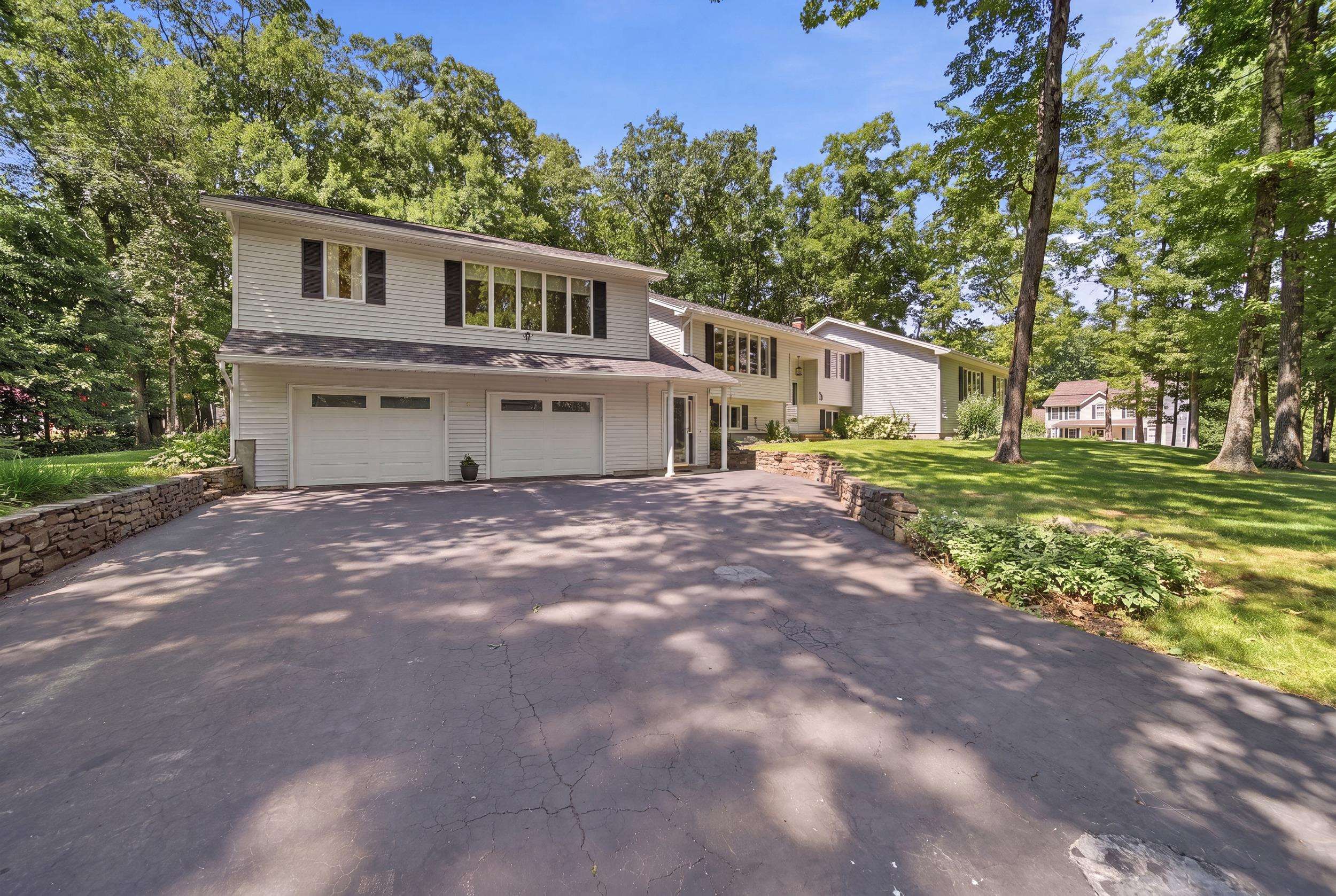 1 Rock Forest Drive