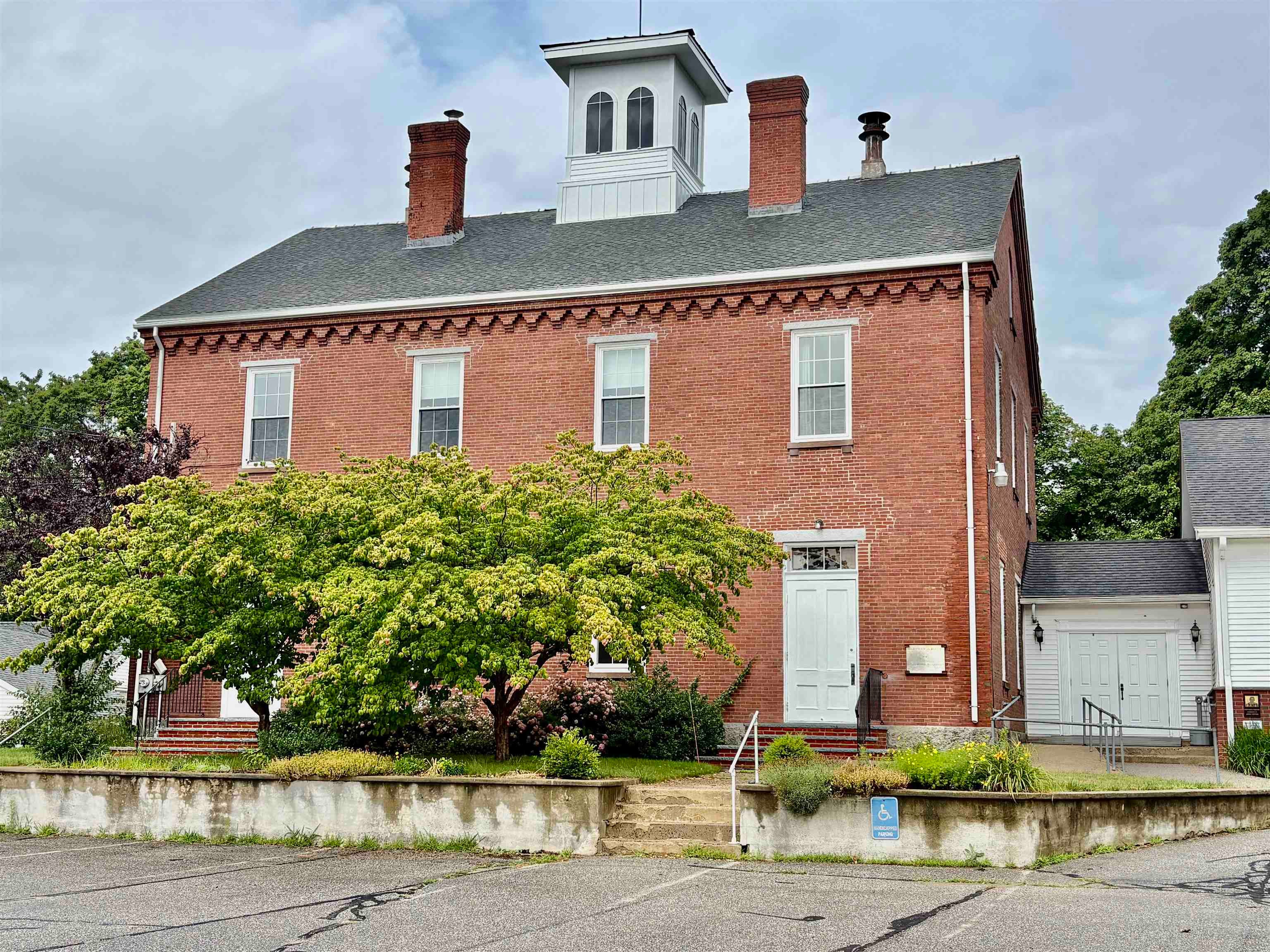 867 Lafayette Road