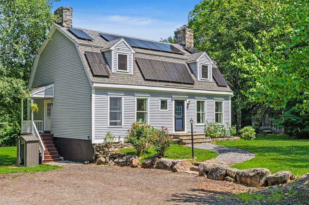 Photo of 10 Morrison Road, Raymond, NH 03077 (MLS # 5101053)