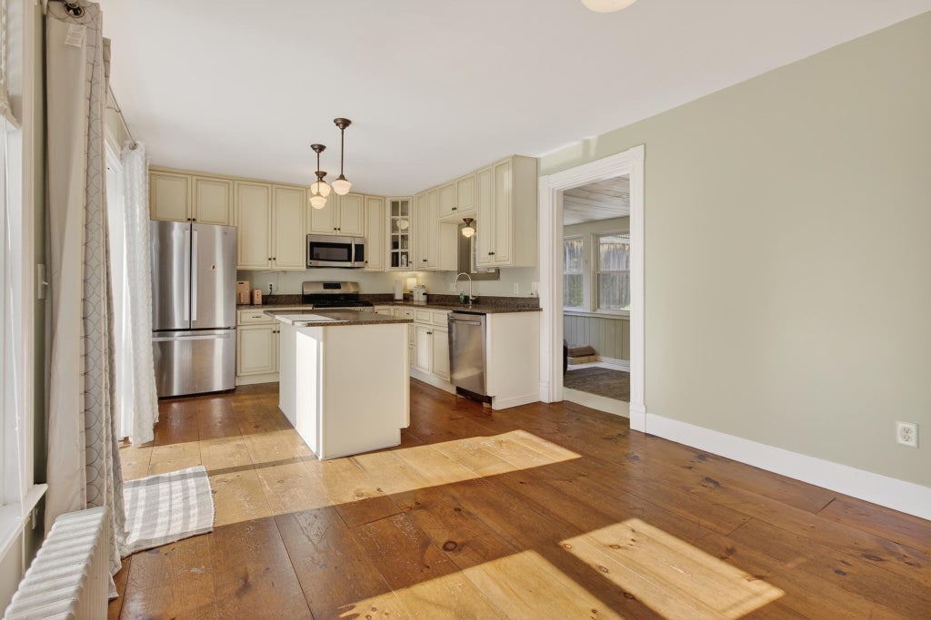 Photo of 17 Forest Road, Hancock, NH 03449 (MLS # 5113201)
