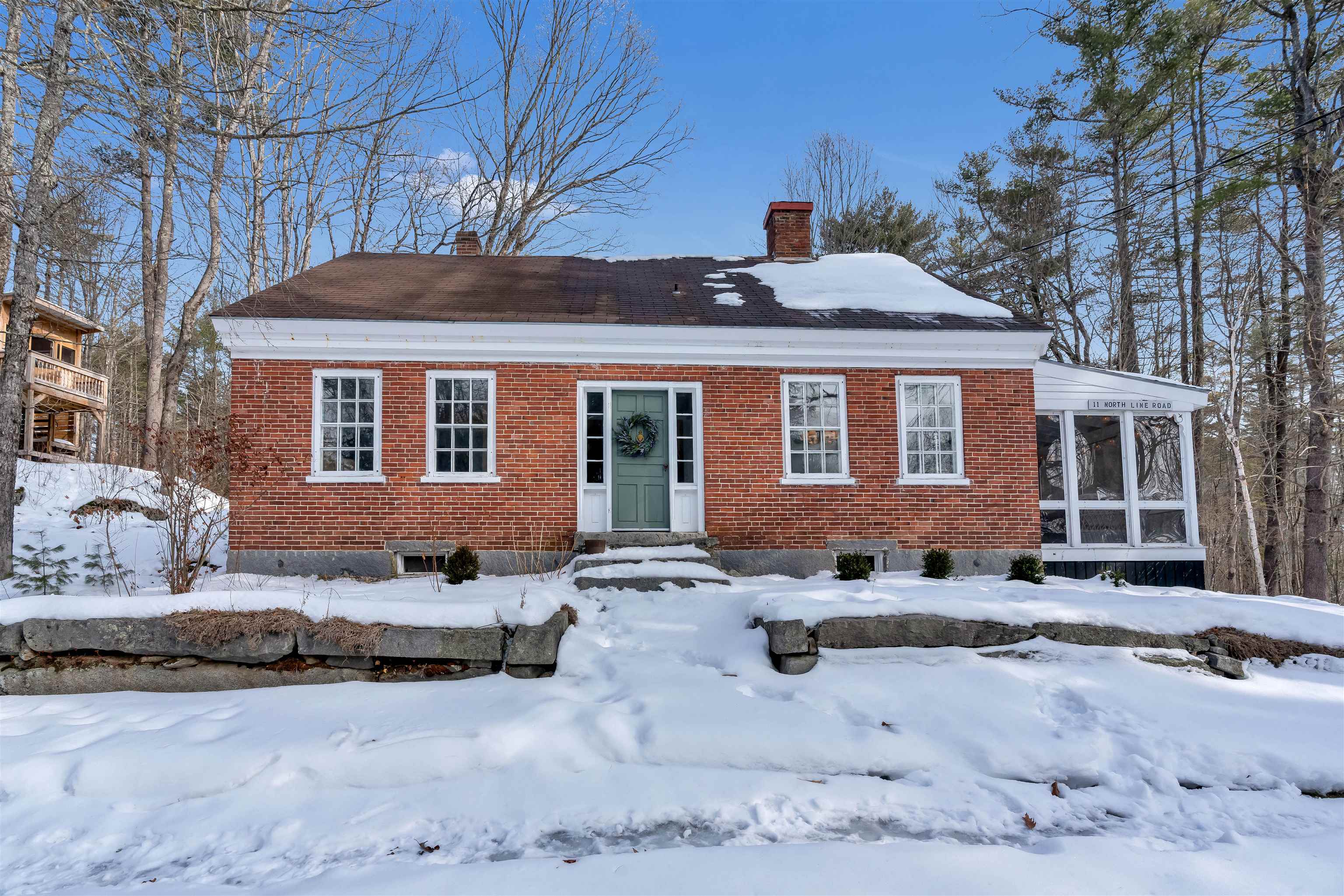 11 North Line Road