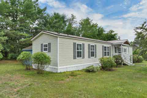 Photo of 15 Carpenter Park Road, Plymouth, NH 03264 (MLS # 5100426)