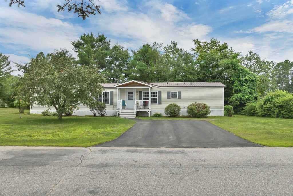 Photo of 15 Carpenter Park Road, Plymouth, NH 03264 (MLS # 5100426)