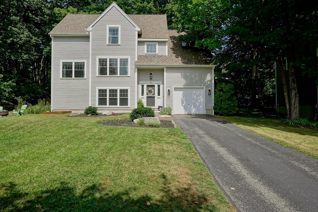 Photo of 28 Alderwood Drive, Stratham, NH 03885 (MLS # 5111092)